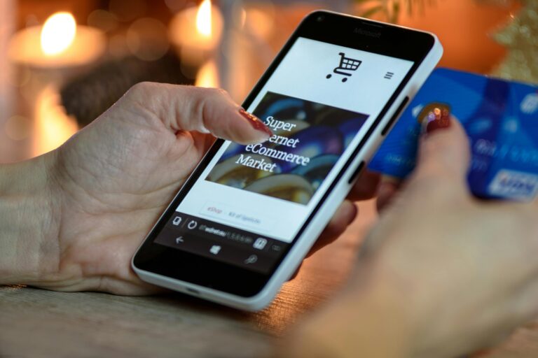 touch screen phone and credit card - Webtonic - Webtonic Shopping with your senses
